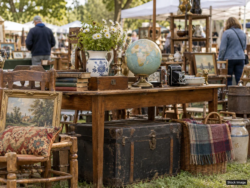 Vintage Market Days of SE Louisiana: Antique & Vintage Fairs in Amite, Louisiana (swap meet scene)