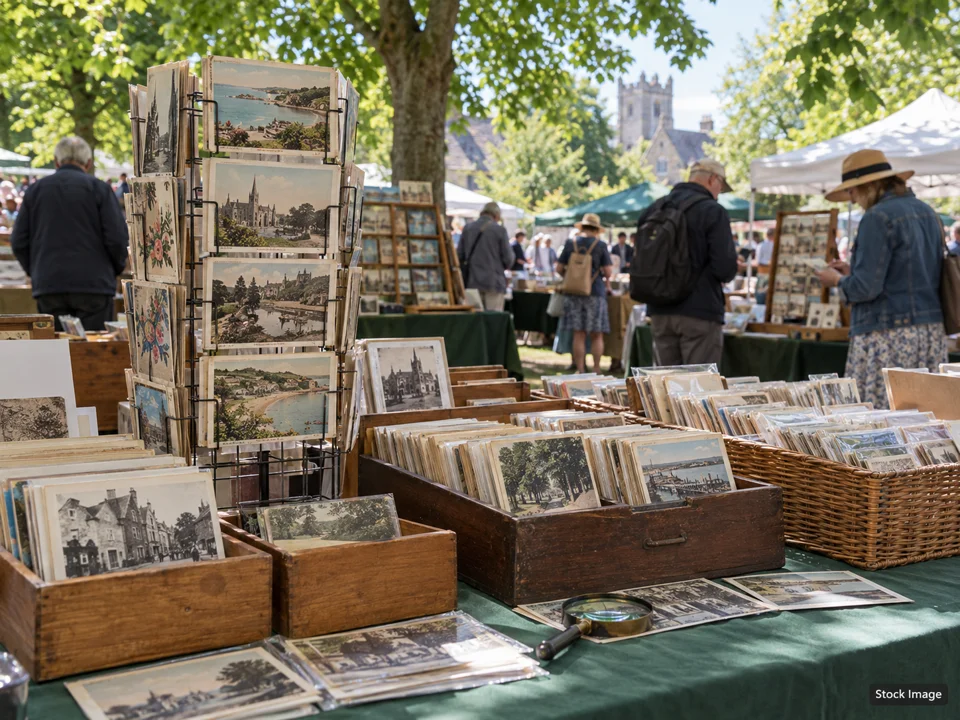 FrightReads Book Festival 6: Antiquarian Book, Paper & Ephemera Fairs in West Friendship, Maryland (postcards scene)