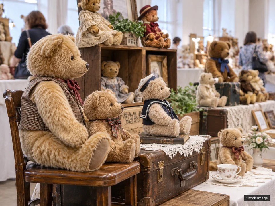 Holiday Teddy Bear Show: Doll, Teddy Bear & Miniature Shows in Timonium, Maryland (teddy bears scene)