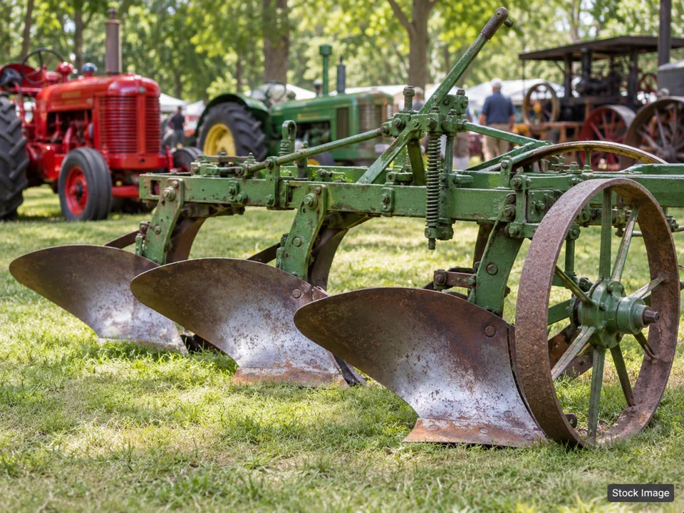 Northeast Nebraska Farm & Equipment Show: Antique Tractor, Engine & Steam Shows in Norfolk, Nebraska (farm machinery scene)